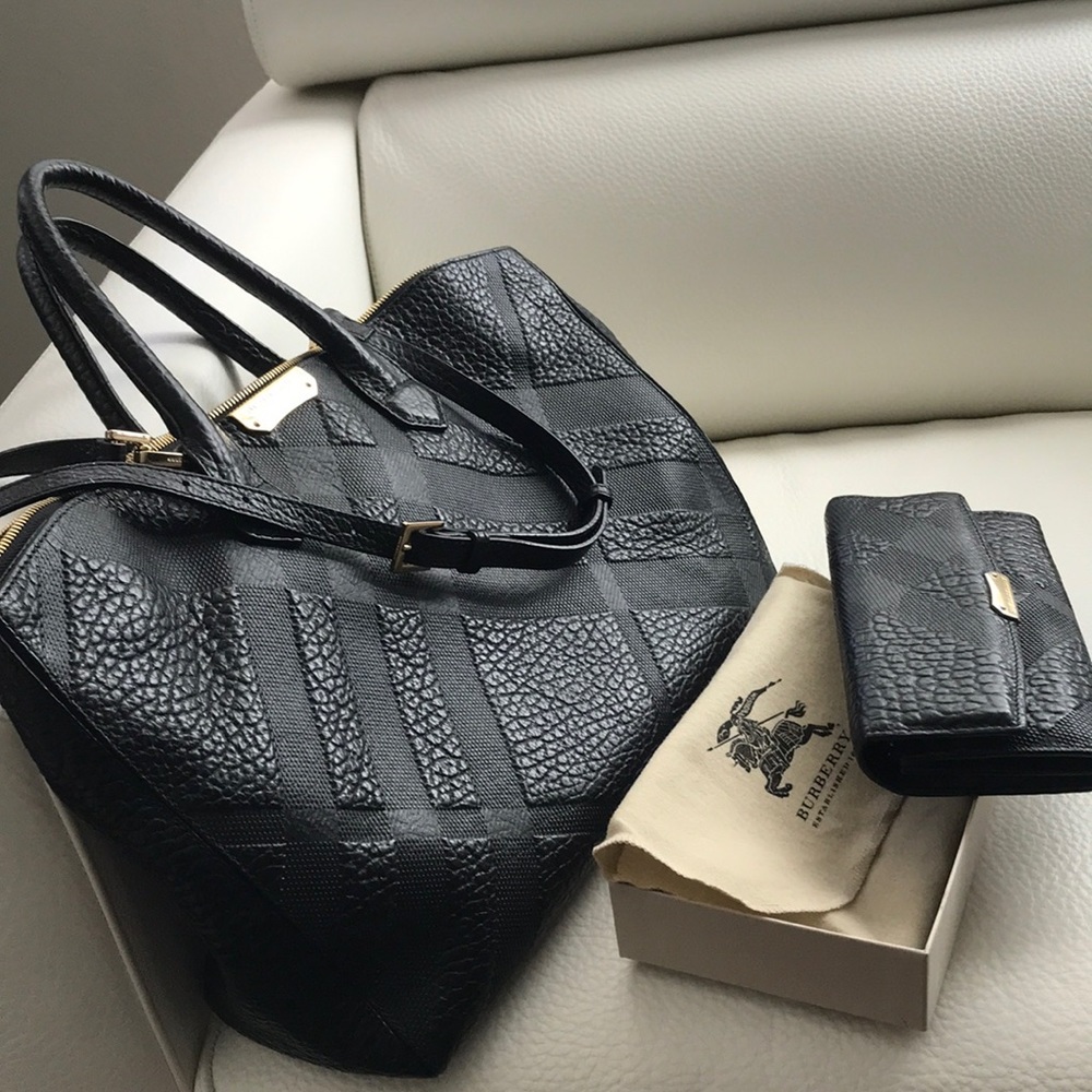 Burberry Women’s Wallet, Burbarry Bag Embossed